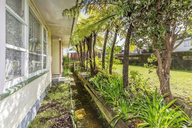Photo of property in 65 Waihora Crescent, Waitangirua, Porirua, 5024