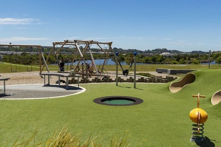 Photo of property in 25 Whakaturou Crescent, Pyes Pa, Tauranga, 3112