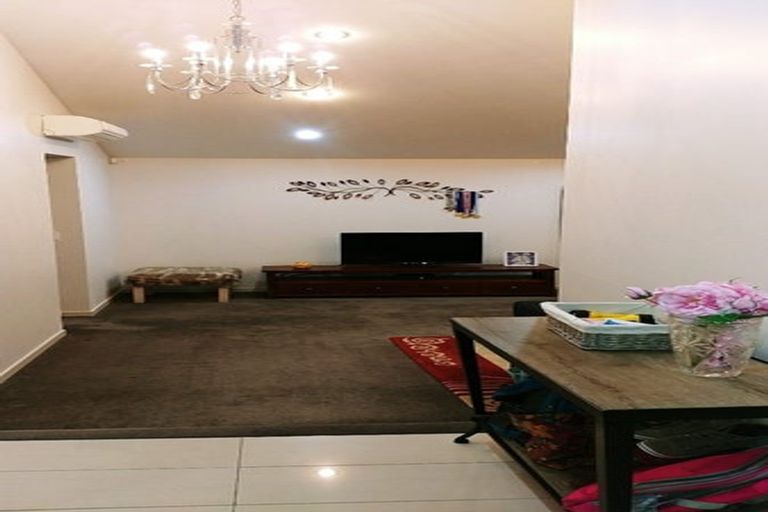 Photo of property in 630a East Coast Road, Pinehill, Auckland, 0630