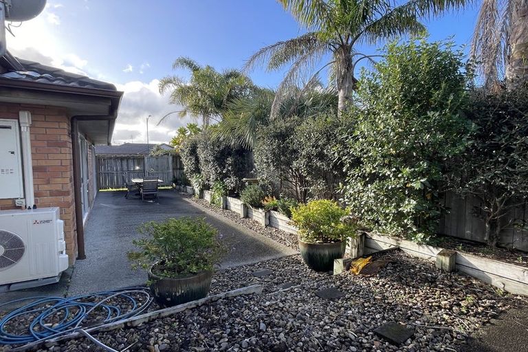 Photo of property in 29 Saltwood Street, Red Beach, 0932