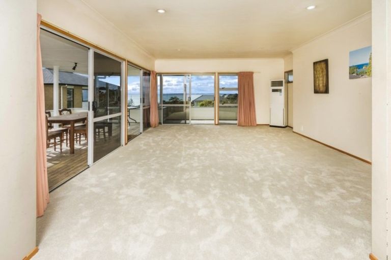 Photo of property in 77 Deep Creek Road, Waiake, Auckland, 0630