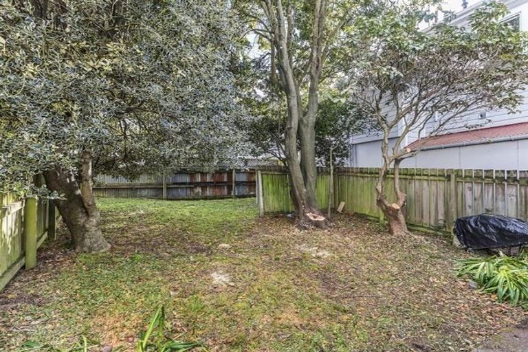 Photo of property in 102 Tinakori Road, Thorndon, Wellington, 6011