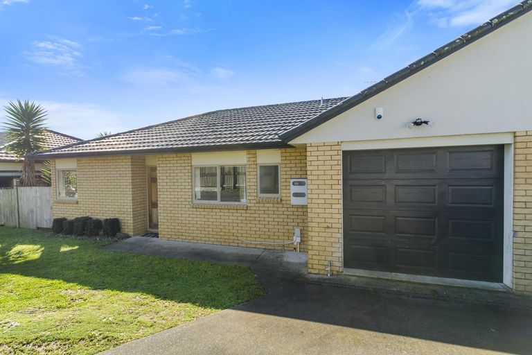 Photo of property in 70c Kayes Road, Pukekohe, 2120