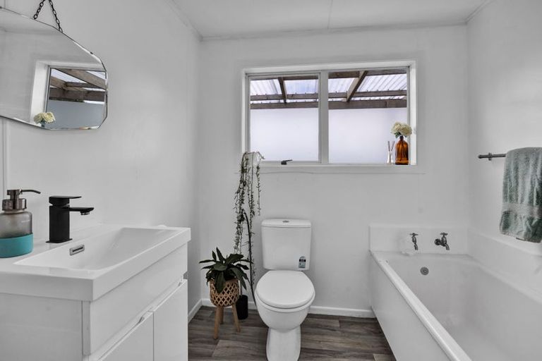 Photo of property in 135 Turuturu Road, Hawera, 4674