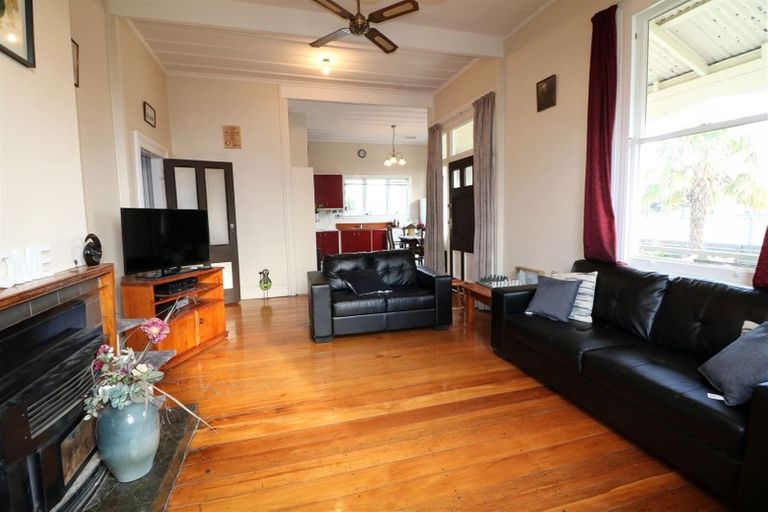 Photo of property in 2 Memorial Avenue, Parkside, Timaru, 7910