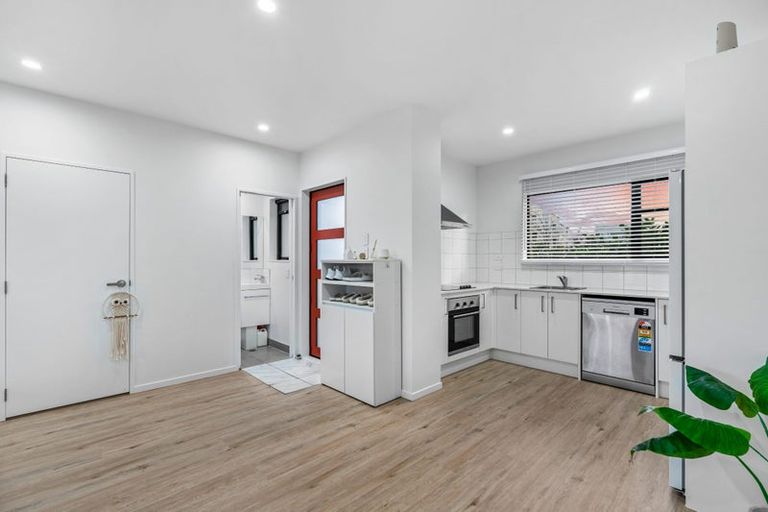 Photo of property in 37 Eileen Newey Place, Henderson, Auckland, 0612