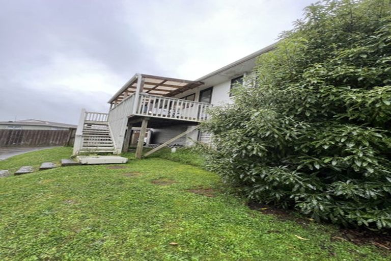 Photo of property in 22 Crosby Road, West Harbour, Auckland, 0618