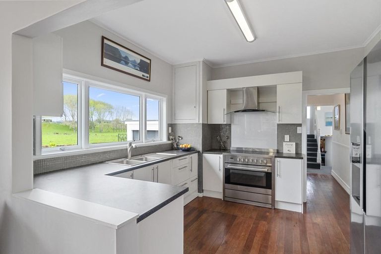 Photo of property in 2083 State Highway 16, Helensville, 0875