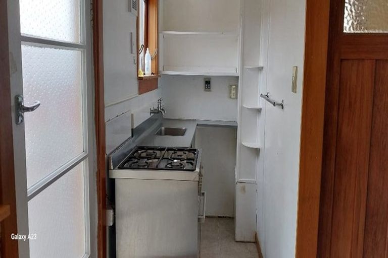 Photo of property in 15 Herald Terrace, Berhampore, Wellington, 6023