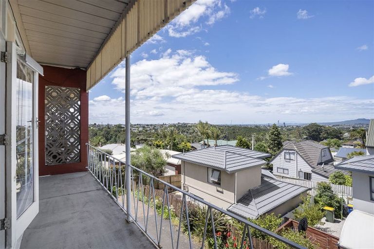 Photo of property in 9/219 Onewa Road, Birkenhead, Auckland, 0626