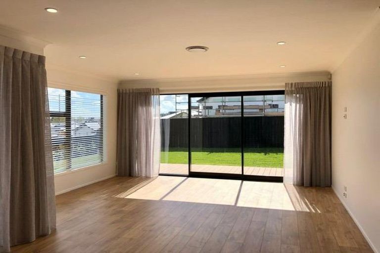 Photo of property in 8 Fetter Lane, Paerata, 2124