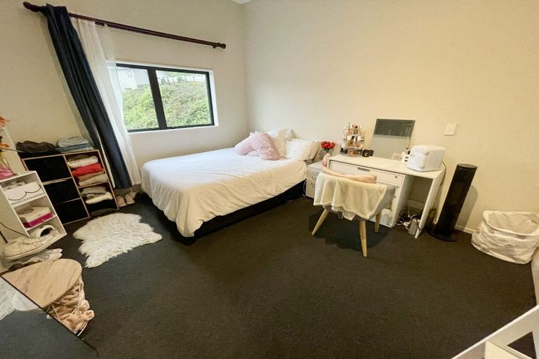 Photo of property in 19 Wantwood Grove, Churton Park, Wellington, 6037