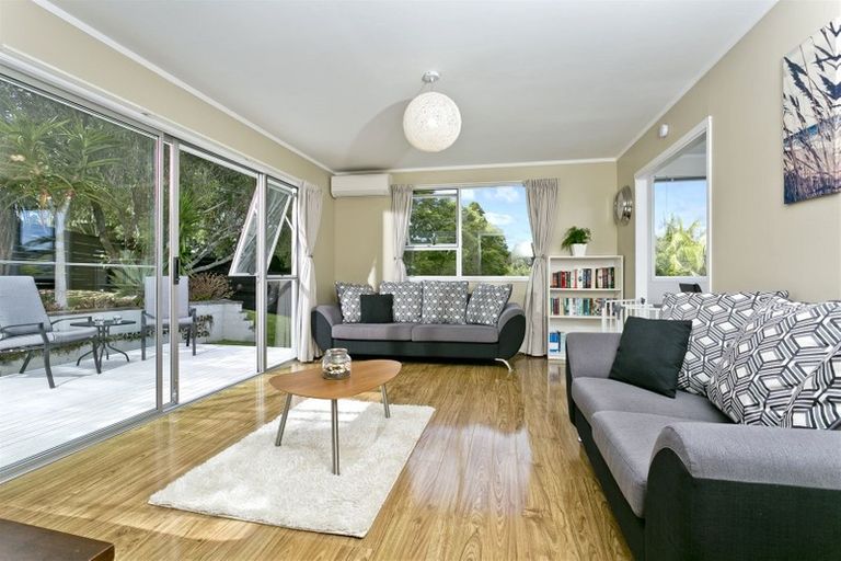 Photo of property in 33 Donovan Avenue, Massey, Auckland, 0614