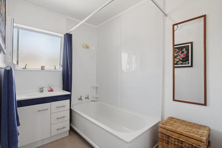 Photo of property in 25 Crispe Road, Clarks Beach, 2122