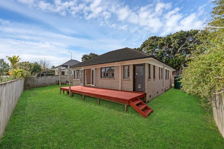Photo of property in 92 Mangere Road, Otahuhu, Auckland, 1062
