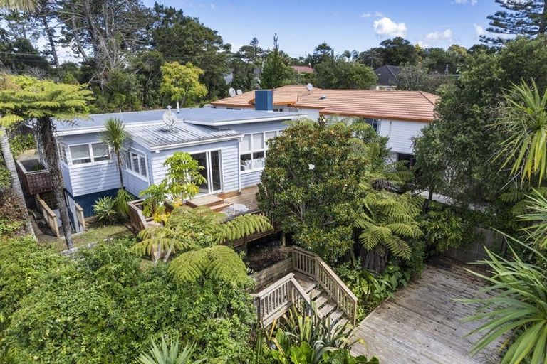 Photo of property in 11 Golf Road, New Lynn, Auckland, 0600