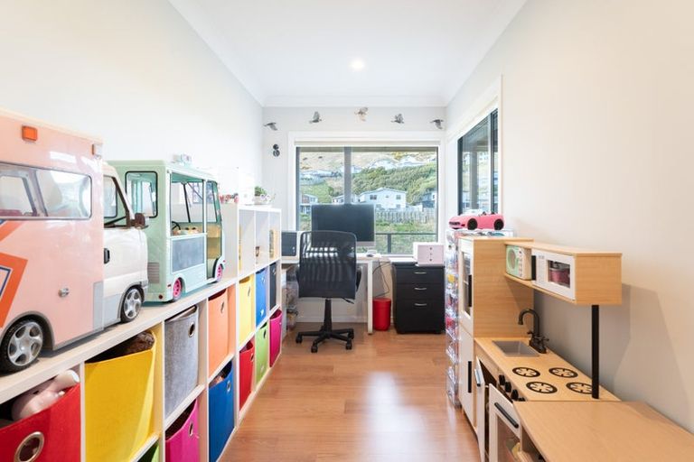 Photo of property in 16 Rochdale Drive, Churton Park, Wellington, 6037