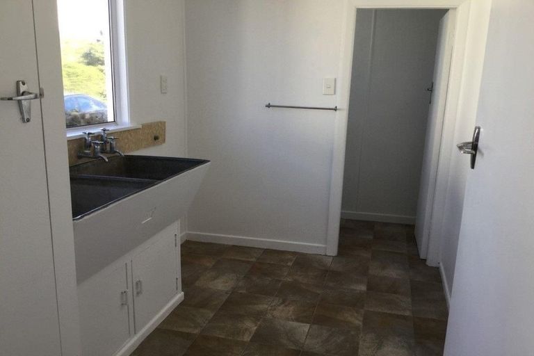 Photo of property in 90 Mangorei Road, Strandon, New Plymouth, 4312