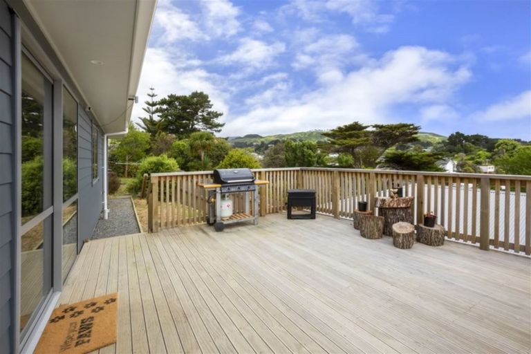 Photo of property in 17a Gloucester Street, Cannons Creek, Porirua, 5024