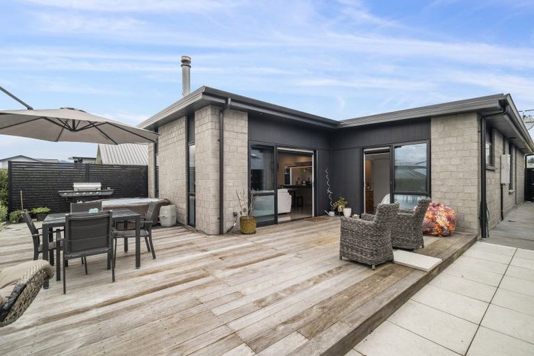 Photo of property in 4b Harakeke Drive, Wharewaka, Taupo, 3330