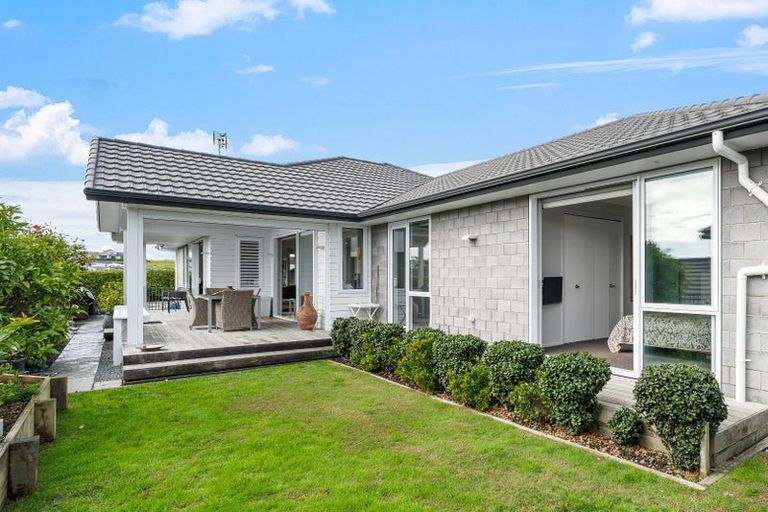 Photo of property in 16 Discovery Drive, Gulf Harbour, Whangaparaoa, 0930
