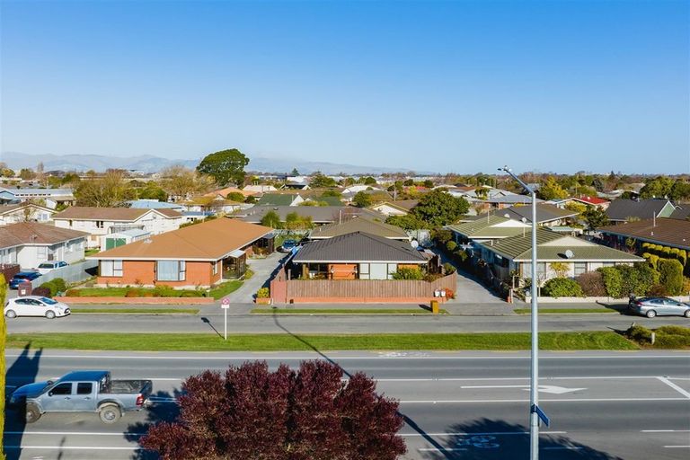 Photo of property in 1/151 Northcote Road, Northcote, Christchurch, 8052