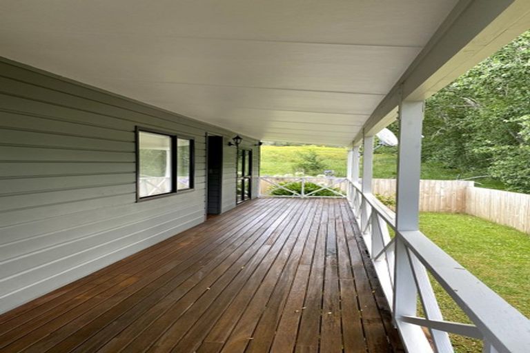 Photo of property in 240 Henderson Valley Road, Henderson, Auckland, 0612