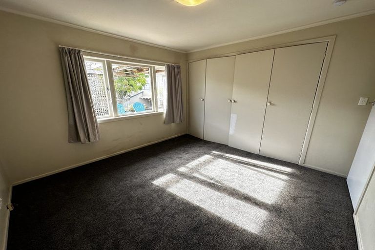 Photo of property in 93 Sylvan Avenue, Northcote, Auckland, 0627