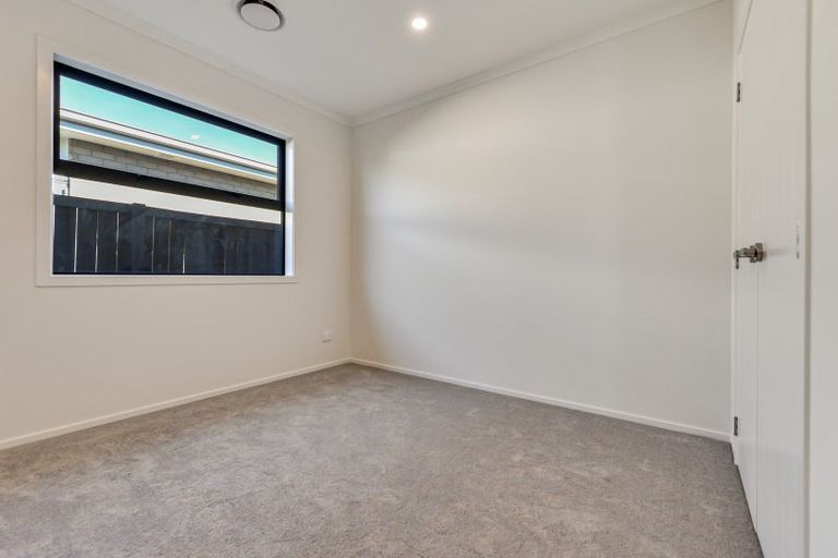 Photo of property in 33 Overton Street, Rototuna North, 3210