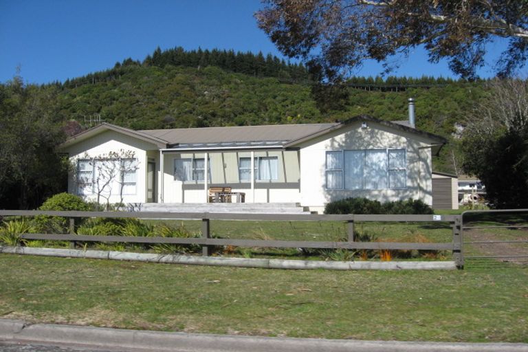 Photo of property in 24 Motuoapa Esplanade, Motuoapa, 3382