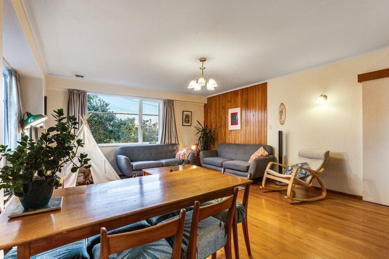 Photo of property in 20 Woodvale Road, Glen Eden, Auckland, 0602