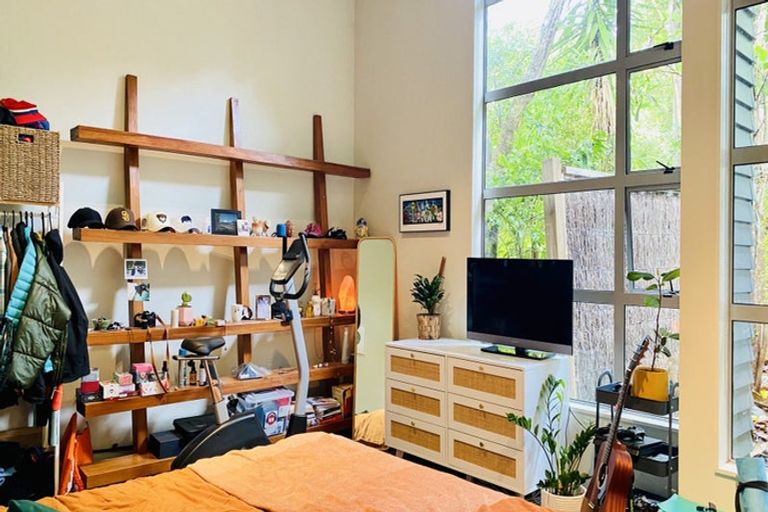 Photo of property in 20c Konini Road, Titirangi, Auckland, 0604