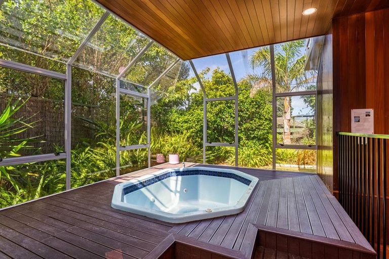 Photo of property in 8 Ara Kuaka, Waikanae Beach, Waikanae, 5036