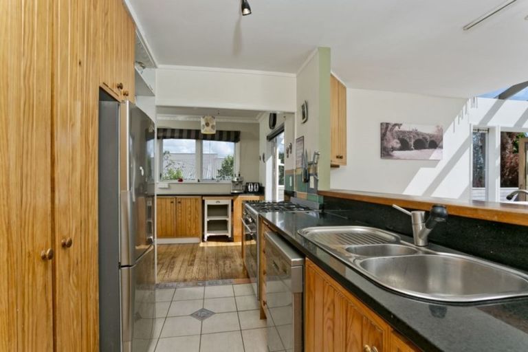 Photo of property in 15 Spencer Terrace, Hauraki, Auckland, 0622