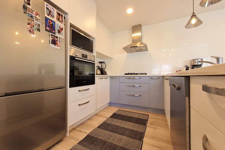 Photo of property in 117 Karepiro Drive, Stanmore Bay, Whangaparaoa, 0932