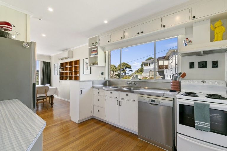 Photo of property in 77 Ironside Road, Johnsonville, Wellington, 6037