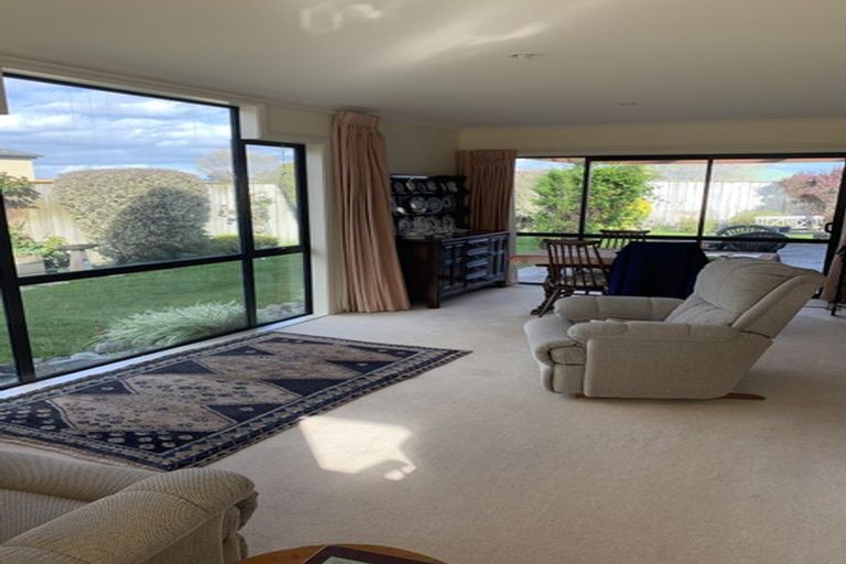 Photo of property in 6 Virginia Grove, Milson, Palmerston North, 4414