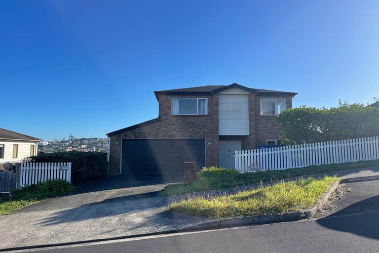Photo of property in 18 Mulroy Place, Pinehill, Auckland, 0632