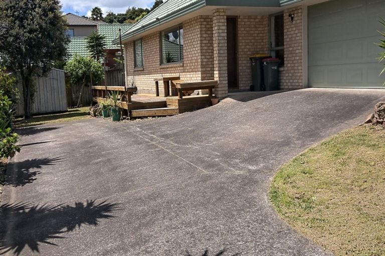 Photo of property in 2 Baltic Place, Goodwood Heights, Auckland, 2105