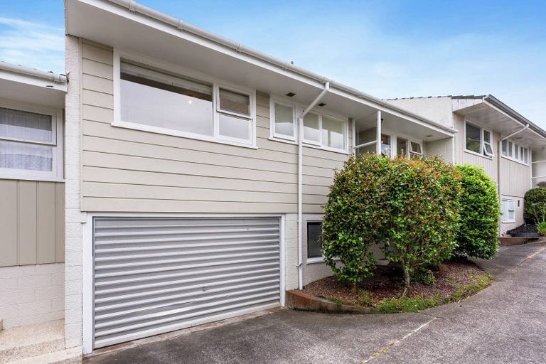 Photo of property in 2/6 Pine Terrace, Howick, Auckland, 2014