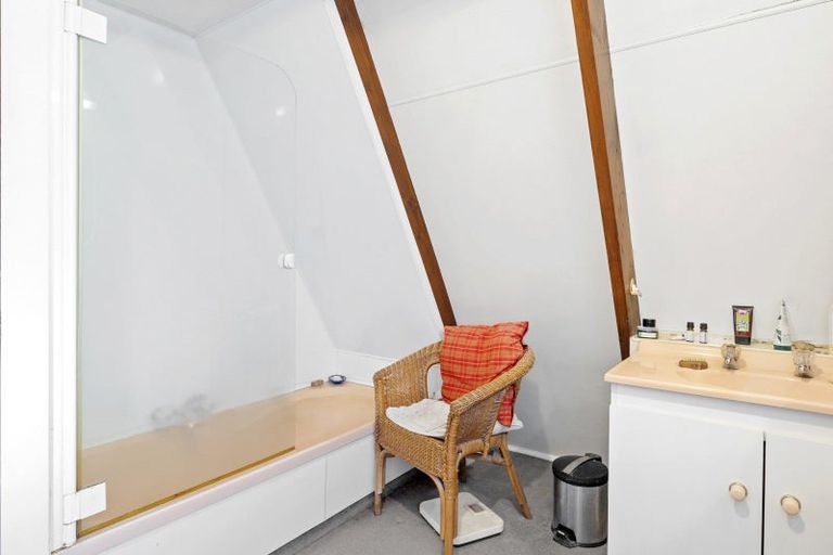 Photo of property in 50 Glenross Street, Glenross, Dunedin, 9011