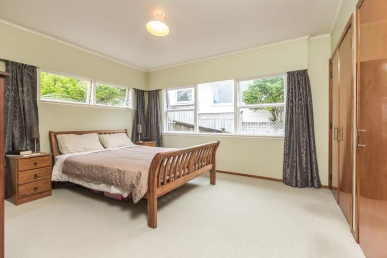 Photo of property in 1/60 Chivalry Road, Glenfield, Auckland, 0629