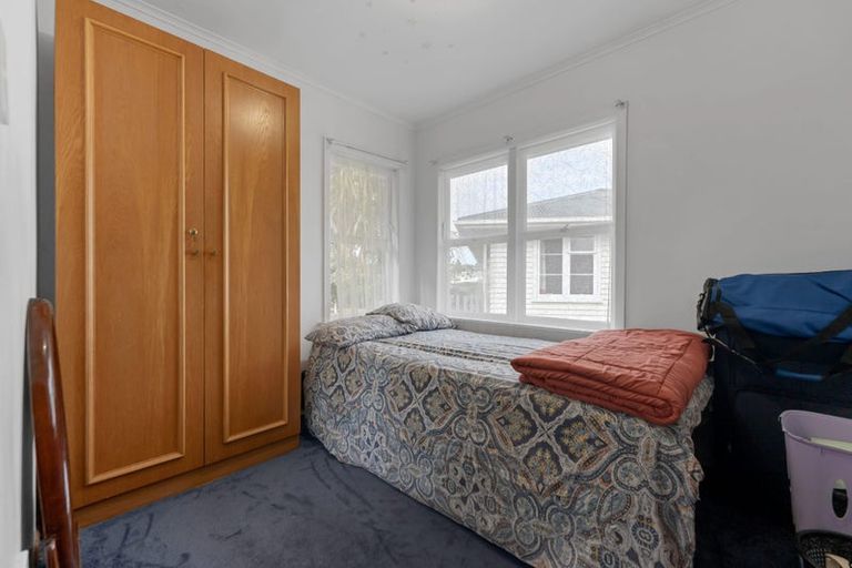 Photo of property in 48 Sutton Crescent, Papakura, 2110