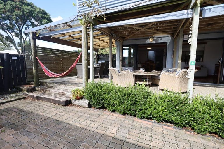 Photo of property in 988 Papamoa Beach Road, Papamoa Beach, Papamoa, 3118
