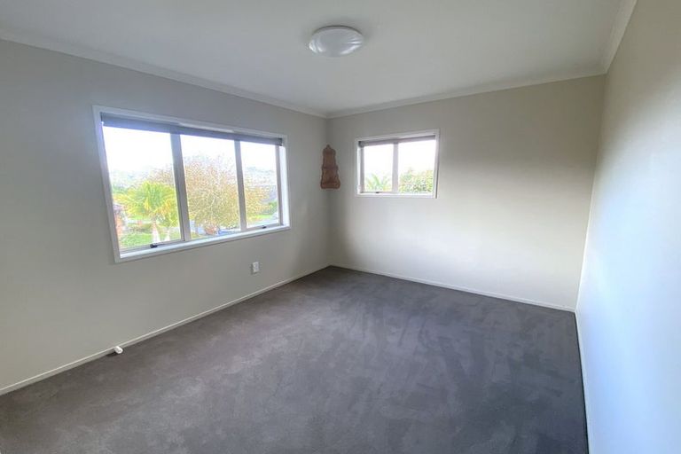 Photo of property in 12 Neaptide Close, Red Beach, 0932