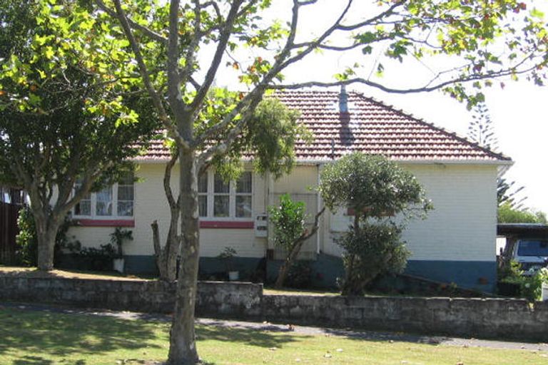 Photo of property in 11 Seabrook Avenue, New Lynn, Auckland, 0600