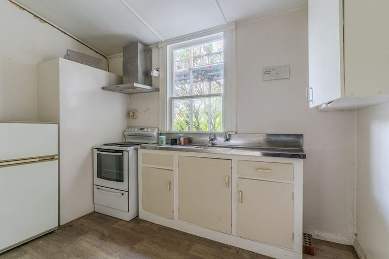 Photo of property in 1 Phillips Street, Kensington, Dunedin, 9011