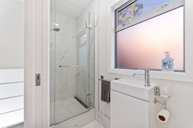 Photo of property in 54 Waiwera Road, Waiwera, Orewa, 0994