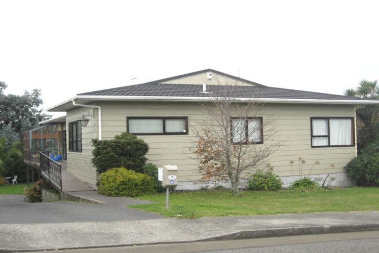 Photo of property in 16 Pohutukawa Crescent, Raumati Beach, Paraparaumu, 5032