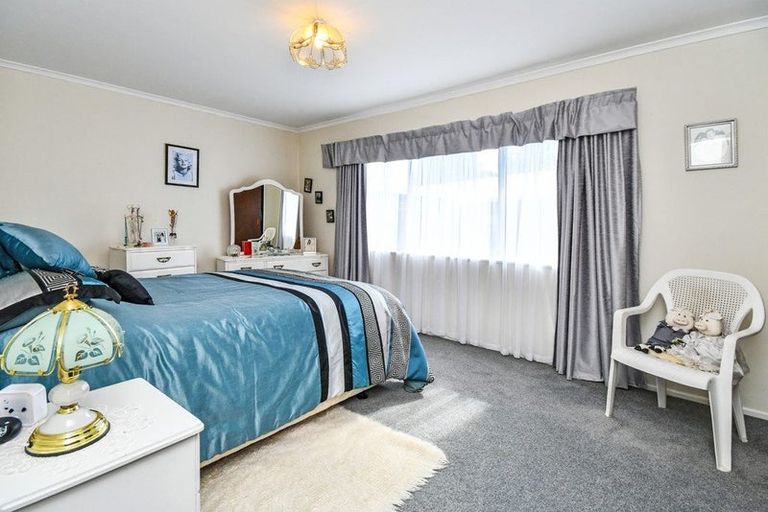 Photo of property in 23 Seaward Place, Wattle Downs, Auckland, 2103